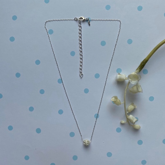 Avon Silver Tone Shimmering Rhinestone Necklace - Vintage 2003 - Picture 1 of 6